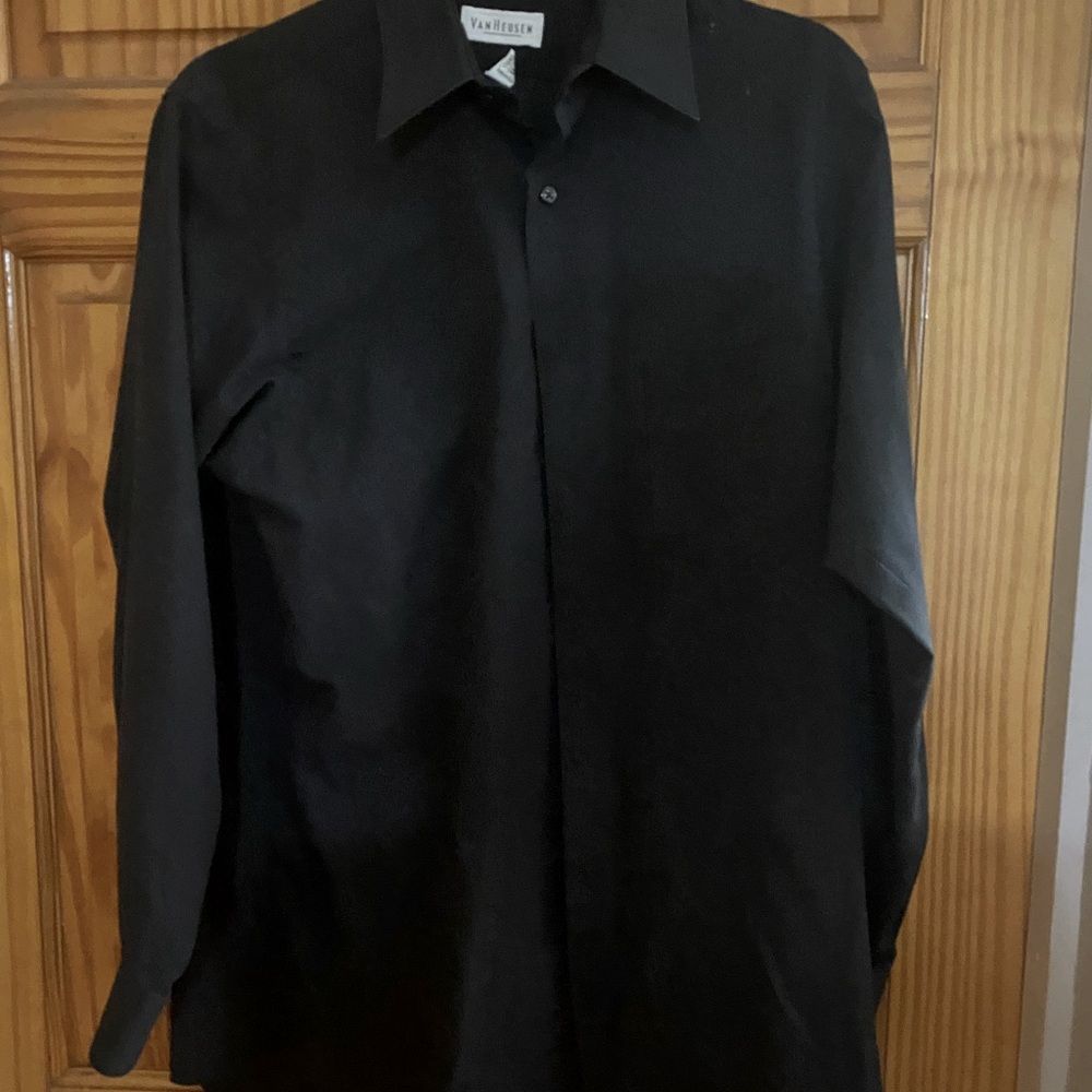 Mens black Van Heusen button down